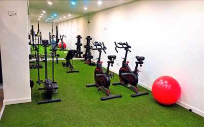 Sveltos *** hotel w Larnaka z samochodem